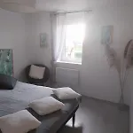 Le Murmure Du Ruisseau - Piece De Vie 60 M2 - Terrasse 30 M2 - 2 Wc * Sémeries