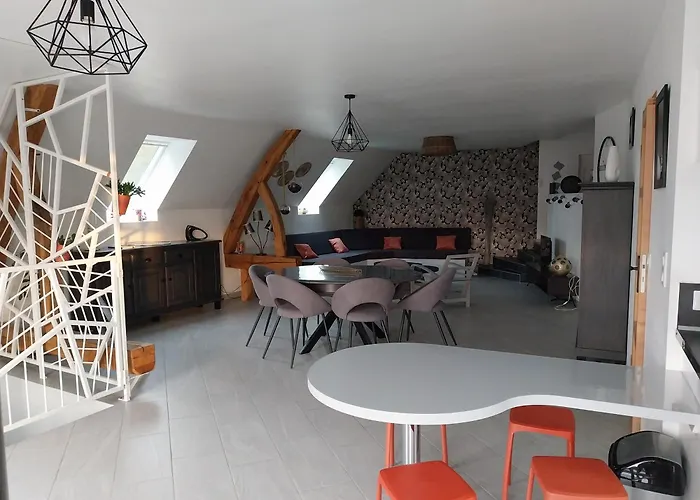 Le Murmure Du Ruisseau - Pièce De Vie 60 M2 - Terrasse 30 M2 - 2 Wc Sémeries
